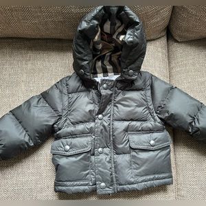 NWOT Burberry Kids puffer - Size 9M